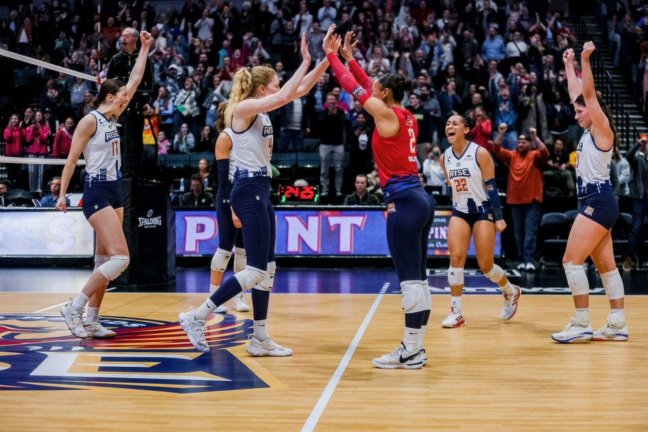 Volleyball Sweeping Star